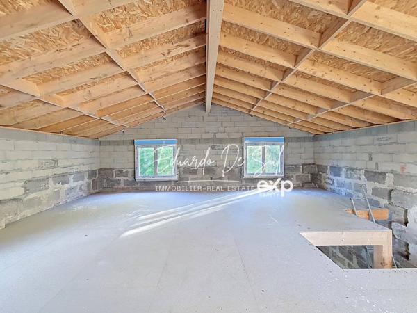 Maison R+1 neuve à personnaliser, hors d’eau hors d’air, sur une belle parcelle arborée de 833 m² sans vis-à-vis.