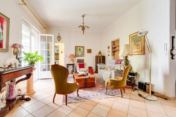 A VENDRE NANTES/SAINT ANNE MAISON ANCIENNE AVEC GARAGE/ BEAU JARDIN