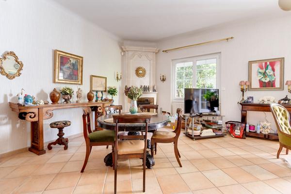 A VENDRE NANTES/SAINT ANNE MAISON ANCIENNE AVEC GARAGE/ BEAU JARDIN