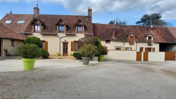 VENTE : maison 15 pièces (360 m²) à MONTARGIS