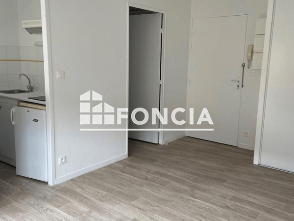 Location Studio 30.16 m² - 3/5 RUE DENUCE Bordeaux 33800