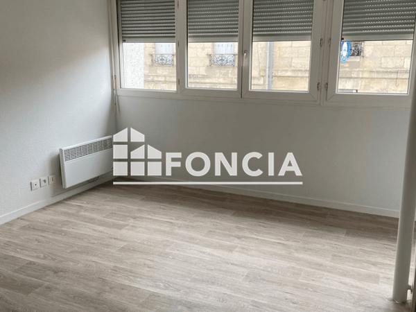 Location Studio 30.16 m² - 3/5 RUE DENUCE Bordeaux 33800