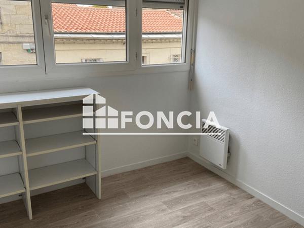 Location Studio 30.16 m² - 3/5 RUE DENUCE Bordeaux 33800