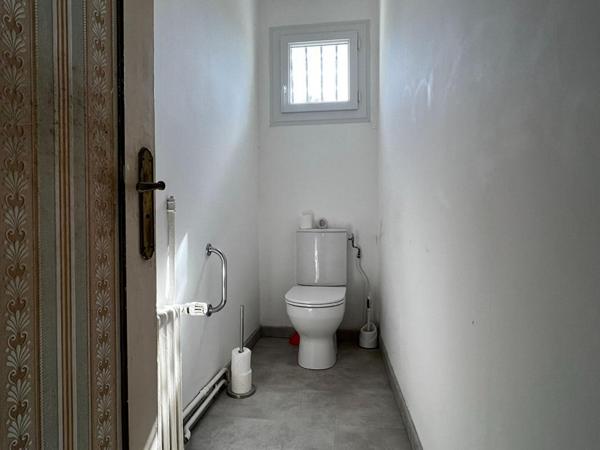 Maison  T5/6 d'env. 173 m2 avec étang, verger et nombreuses annexes sur  SANILHAC (24660)