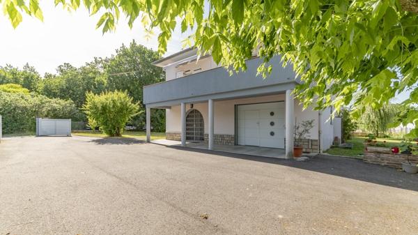 MONTAUBAN - Maison T4 de 110 m² sur sous-sol complet sur terrain de 3 714 m² avec piscine.