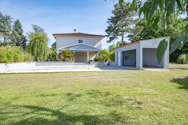 MONTAUBAN - Maison T4 de 110 m² sur sous-sol complet sur terrain de 3 714 m² avec piscine.