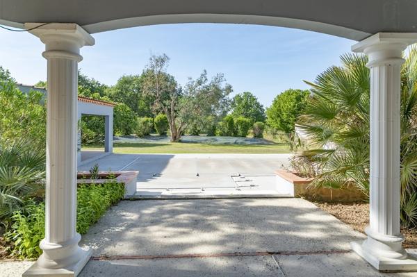 MONTAUBAN - Maison T4 de 110 m² sur sous-sol complet sur terrain de 3 714 m² avec piscine.