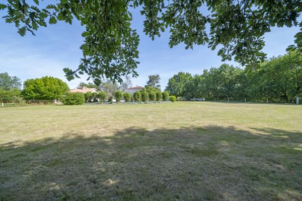 MONTAUBAN - Maison T4 de 110 m² sur sous-sol complet sur terrain de 3 714 m² avec piscine.