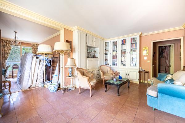 APPARTEMENT TROIS CHAMBRES GRANDE TERRASSE !