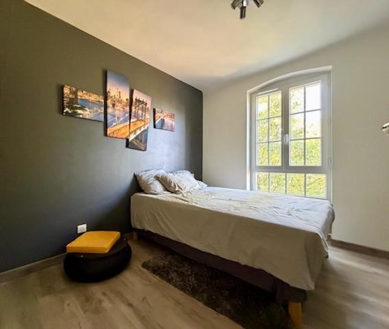 MAISON FAMILIALE AVEC APPARTEMENT ET PISCINE SUR 3020M2 DE TERRAIN
