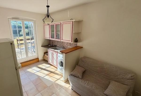 MAISON FAMILIALE AVEC APPARTEMENT ET PISCINE SUR 3020M2 DE TERRAIN