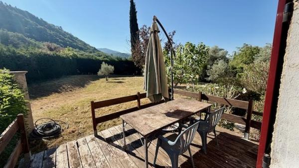 MAISON FAMILIALE AVEC APPARTEMENT ET PISCINE SUR 3020M2 DE TERRAIN