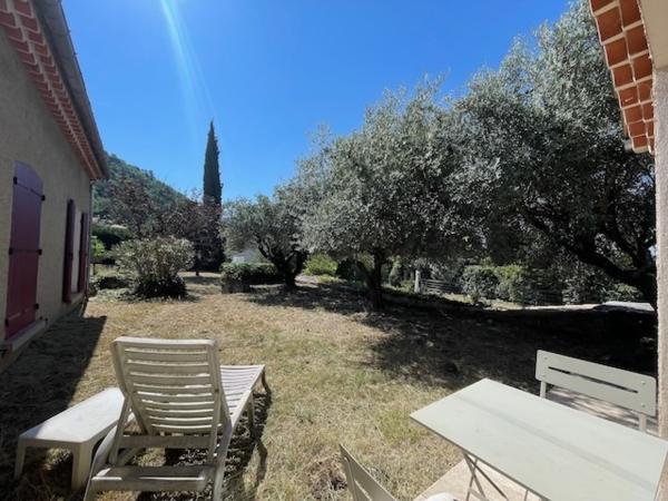 MAISON FAMILIALE AVEC APPARTEMENT ET PISCINE SUR 3020M2 DE TERRAIN