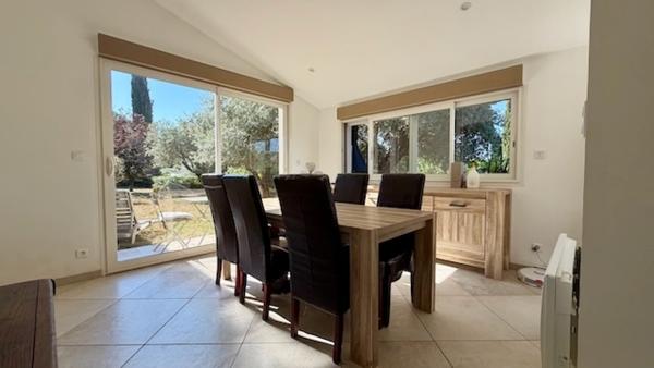 MAISON FAMILIALE AVEC APPARTEMENT ET PISCINE SUR 3020M2 DE TERRAIN