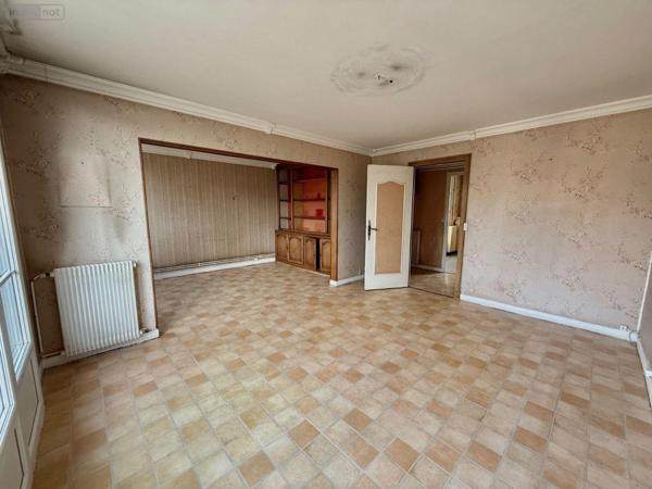 Appartement à rénover à vendre à Troyes dans l'Aube (10000), ref : 10010/439   
Rue Etienne Pedron