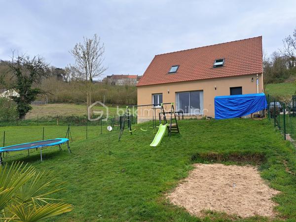 💥 COUP DE CŒUR ASSURÉ – MAISON RÉCENTE 2024 PRIX EXCEPTIONNEL 

🏡 Un lieu de vie où tout a été pensé pour votre confort

Dès les premiers pas, vous serez séduit par une magnifique pièce de vie baignée de lumière, un espace ouvert où partager des moments précieux en famille ou entre amis.
La cuisine intégrée, moderne et fonctionnelle, s’inscrit parfaitement dans cet espace convivial.

Côté nuit, profitez de 3 chambres confortables, propices au repos et à la tranquillité.

✨ Le quotidien devient plus simple et agréable grâce à :

une grande buanderie (un vrai luxe au quotidien)
2 WC pour plus de praticité
une salle de bain évolutive, avec la possibilité d’y créer un espace détente avec baignoire 🛁

🚗 Des prestations qui font la différence :

Grand garage pour stationner et stocker sereinement
Pompe à chaleur avec climatisation : confort en toute saison
DPE A : une maison économe, tournée vers l’avenir

🌿 Un extérieur à imaginer selon vos envies
Sur 750 m² de terrain, créez votre cocon : terrasse ensoleillée, jardin pour les enfants, espace détente… tout est possible.

📍 Un environnement calme, idéal pour se ressourcer, tout en restant proche des commodités.

💎 Le vrai plus ?
Une maison neuve, sans travaux, prête à accueillir votre histoire, à un prix désormais extrêmement attractif.

💰 205 000 € – Une opportunité à ne pas laisser passer

📞 Appelez dès maintenant pour une visite… et laissez-vous séduire.
0670357751 )