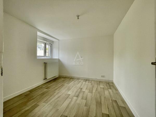 Appartement T3 renové de 48,61 m2 situé au RDC, proche des commerces, transports, lycée Notre Dame du Marais à Fougéres