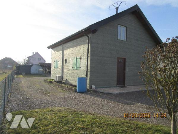 LURE : Chalet en bon état d'entretien composé de 6 pièces sur un terrain de  7 ares 54 centiares