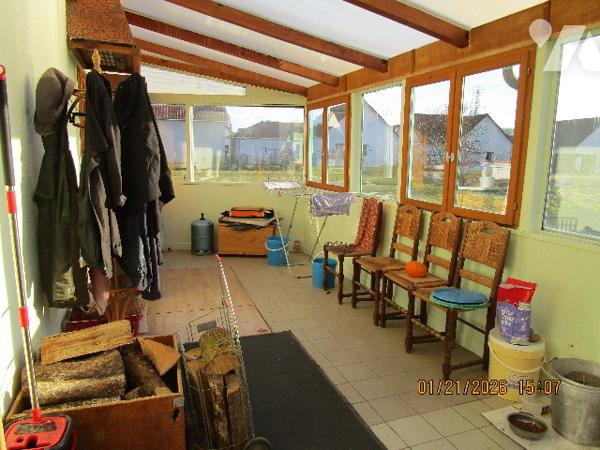 LURE : Chalet en bon état d'entretien composé de 6 pièces sur un terrain de  7 ares 54 centiares