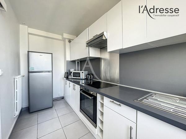 SURESNES/ Maréchal de Lattre de Tassigny - Vue Paris - Appartement Studio / 2 pièces 36m² - 1 Cave - 1 BOX