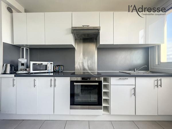 SURESNES/ Maréchal de Lattre de Tassigny - Vue Paris - Appartement Studio / 2 pièces 36m² - 1 Cave - 1 BOX