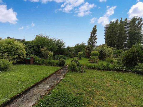 maison de ville proche commerces 233 000 € H.A.I.*