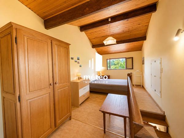 Maison à vendre – sous les pins à deux pas de la plage