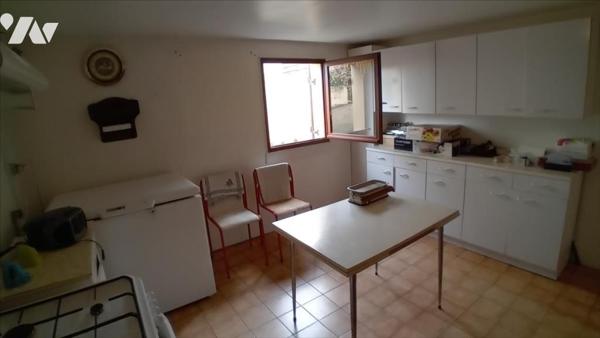 PARIGNE L'EVEQUE, pavillon sur sous-sol total et ses 4 chambres.