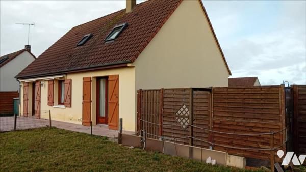 PARIGNE L'EVEQUE, pavillon sur sous-sol total et ses 4 chambres.