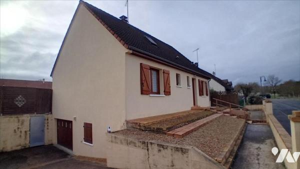 PARIGNE L'EVEQUE, pavillon sur sous-sol total et ses 4 chambres.
