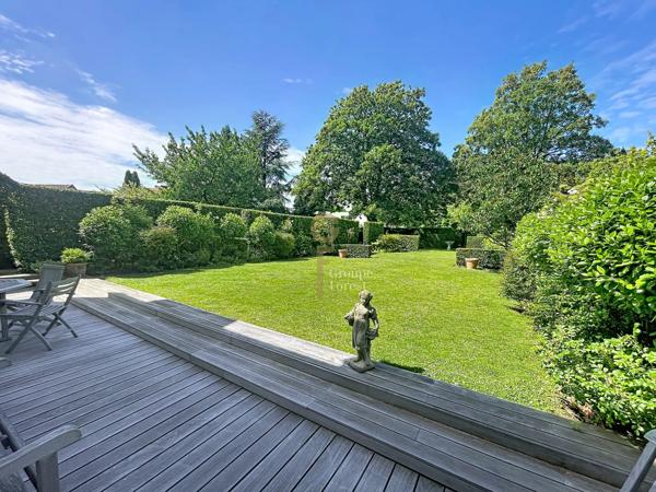 Maison semi individuelle , 3 chambres et magnifique Jardin