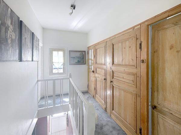 Maison semi individuelle , 3 chambres et magnifique Jardin