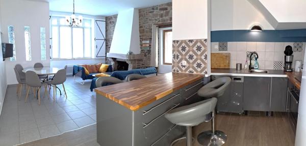 Maison à DOL-DE-BRETAGNE, 35120 - 9 pièces 184m²