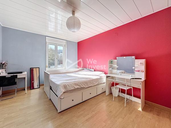 Duplex de caractère 91 m² – 3 chambres – Immeuble 1887 – Gorcy – Cave – 169 000 € FAI