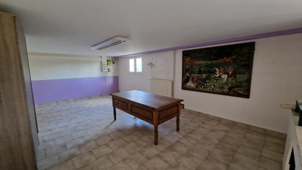 Maison  8 pièce(s)  3 chambre(s)  240 m²