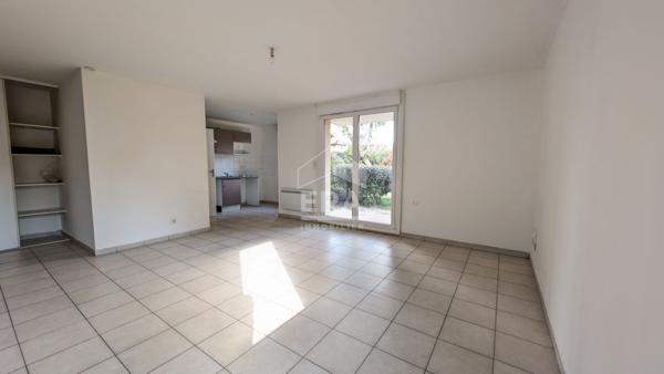 Toulouse St-Simon grand T3 traversant 67 m² rez-de-jardin 2 parking dont sous-sol