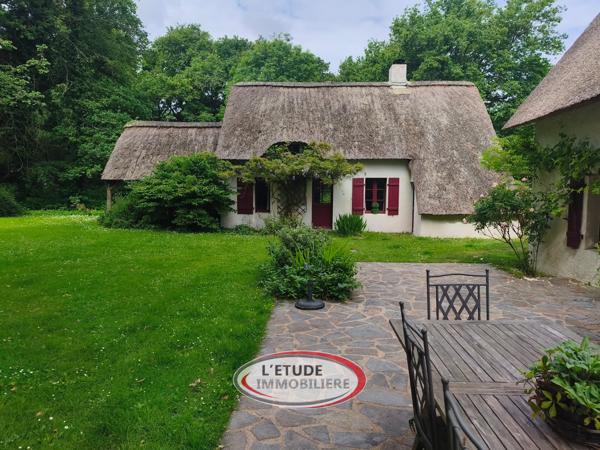 BRECA - Très belle propriété de 4002m2 avec deux chaumières
