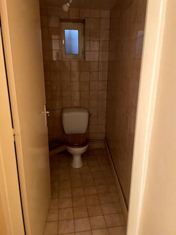 A louer appartement plein centre de Givry