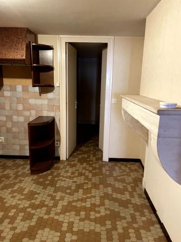 A louer appartement plein centre de Givry