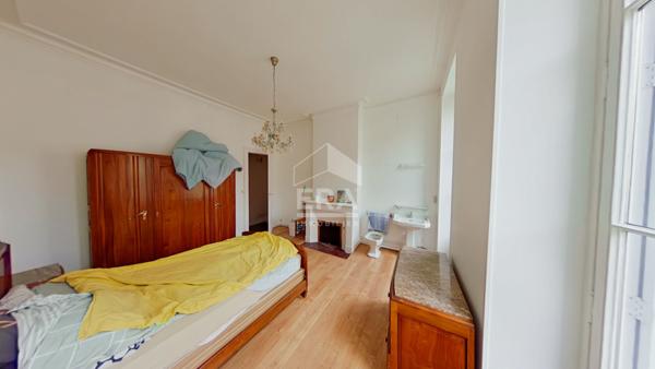 Maison bourgeoise en Pierre 5 chambres Jardin Garage Cave Bordeaux Croix Blanche 6 pièce(s) 154.16 m2