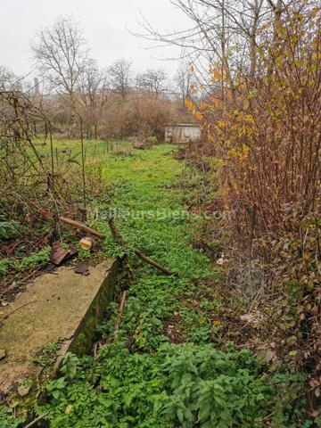 MAISON DE VILLE MITOYENNE A RENOVER