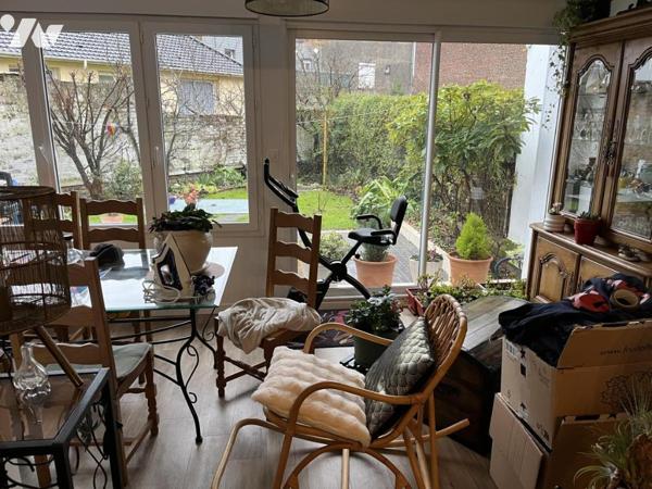 CALAIS-NORD, IMMEUBLE DE RAPPORT avec 3 logements, un garage