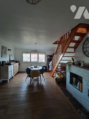 CALAIS-NORD, IMMEUBLE DE RAPPORT avec 3 logements, un garage