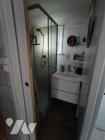 CALAIS-NORD, IMMEUBLE DE RAPPORT avec 3 logements, un garage