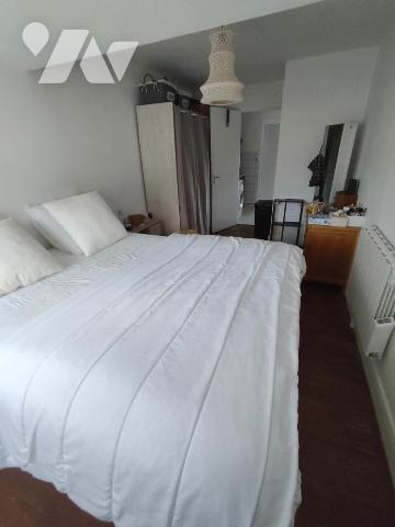 CALAIS-NORD, IMMEUBLE DE RAPPORT avec 3 logements, un garage