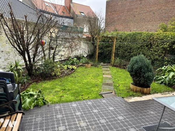 CALAIS-NORD, IMMEUBLE DE RAPPORT avec 3 logements, un garage