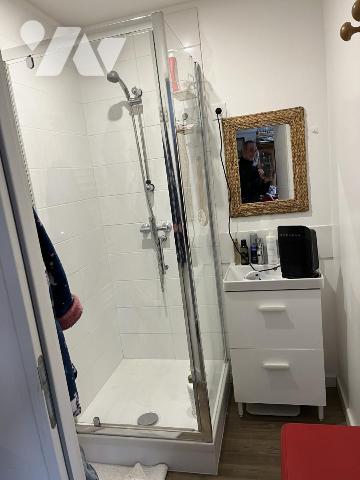 CALAIS-NORD, IMMEUBLE DE RAPPORT avec 3 logements, un garage