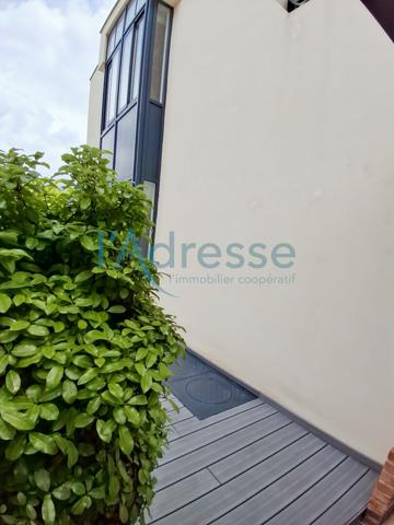 SURESNES Maison en excellent état 11' Tram