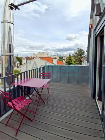 SURESNES Maison en excellent état 11' Tram