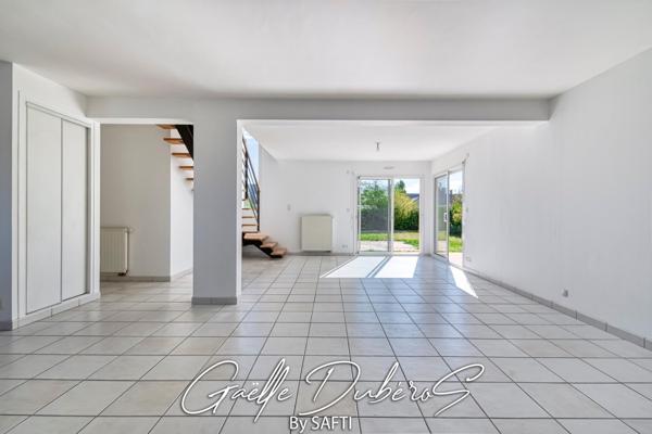 Belle maison 4 chambres avec garage***Pré visite 3D disponible sur demande***